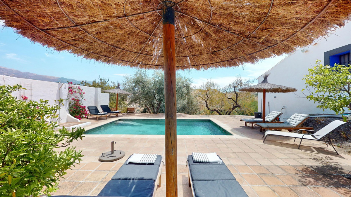 5 Bed Townhouse for sale in Arenas Costa Del Sol East, Málaga, Spain