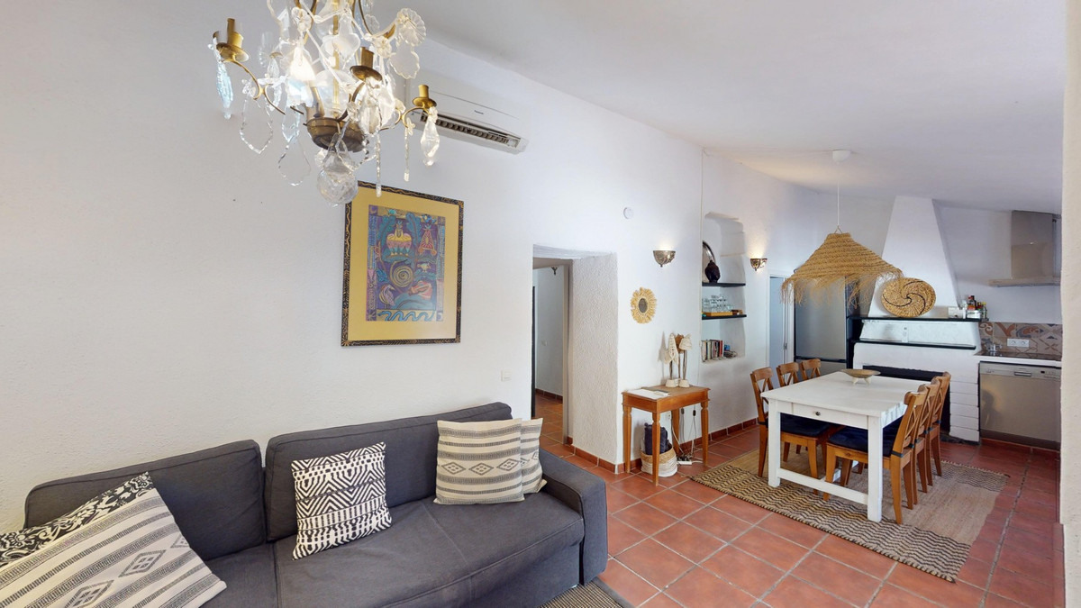 5 Bed Townhouse for sale in Arenas Costa Del Sol East, Málaga, Spain