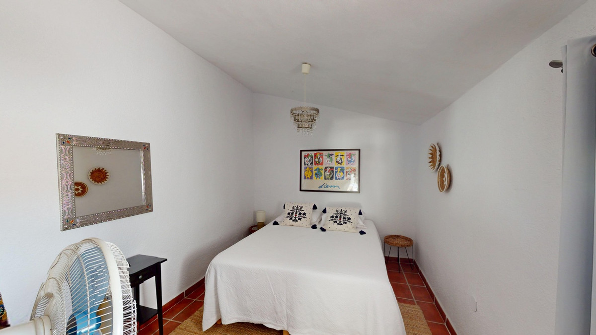 5 Bed Townhouse for sale in Arenas Costa Del Sol East, Málaga, Spain