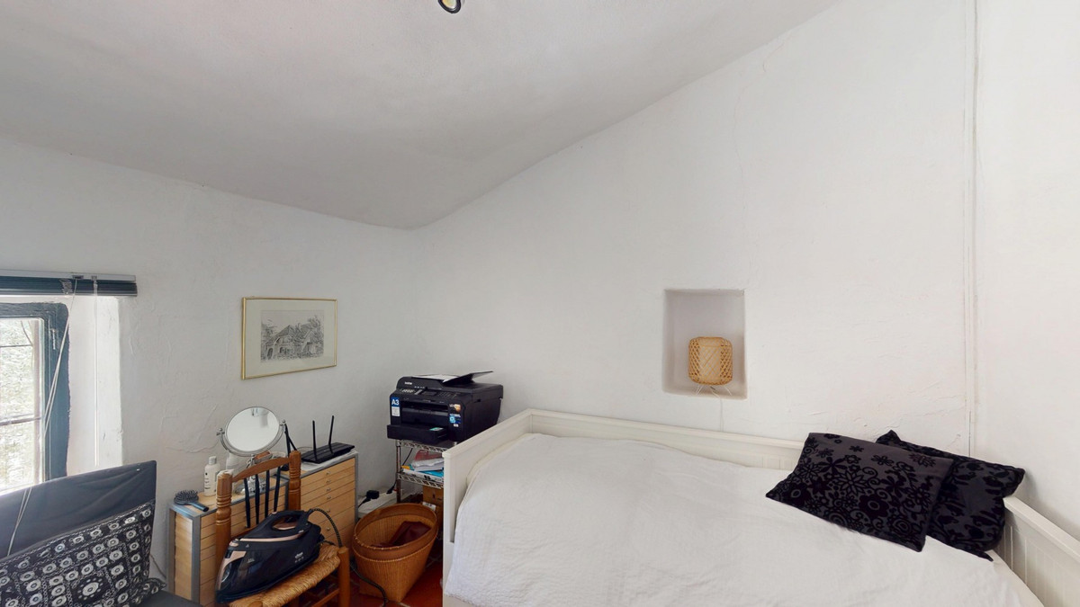 5 Bed Townhouse for sale in Arenas Costa Del Sol East, Málaga, Spain