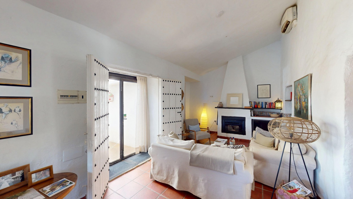 5 Bed Townhouse for sale in Arenas Costa Del Sol East, Málaga, Spain