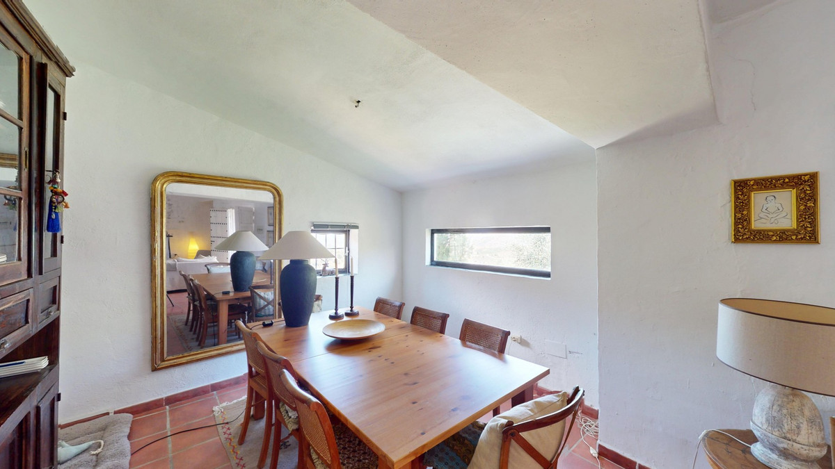 5 Bed Townhouse for sale in Arenas Costa Del Sol East, Málaga, Spain