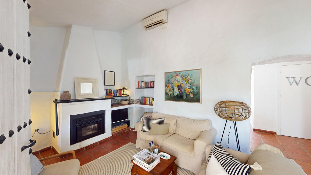 5 Bed Townhouse for sale in Arenas Costa Del Sol East, Málaga, Spain