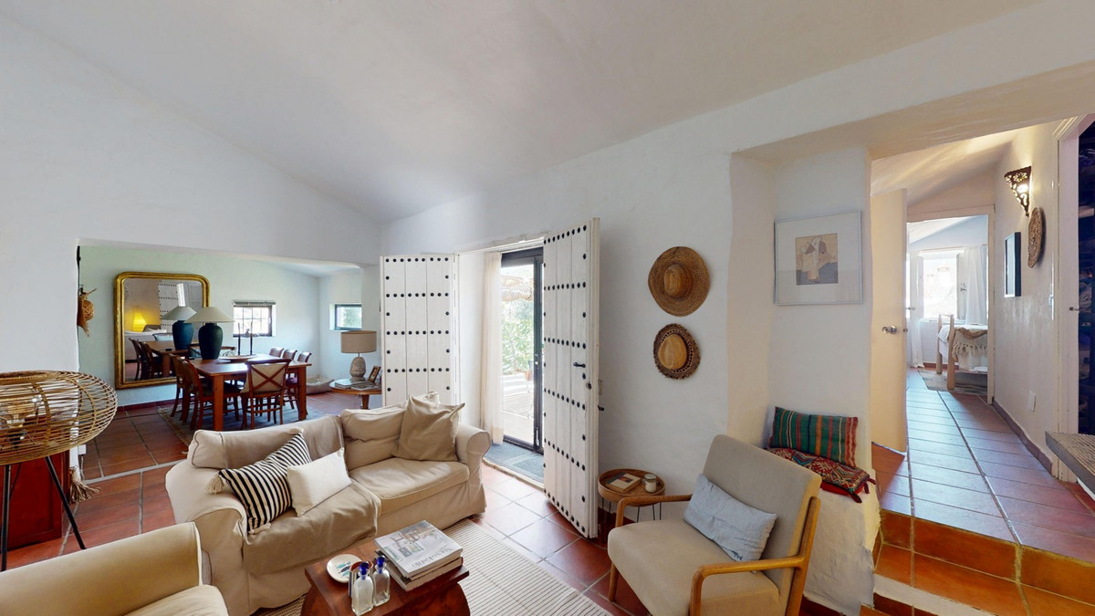 5 Bed Townhouse for sale in Arenas Costa Del Sol East, Málaga, Spain