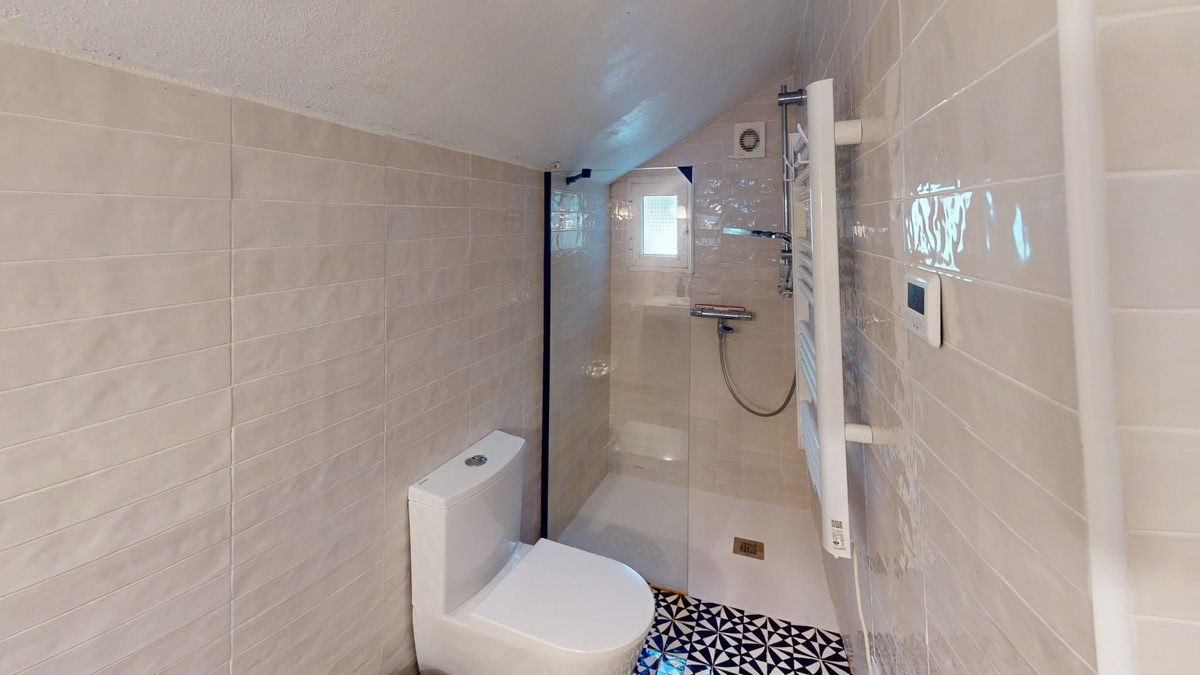 5 Bed Townhouse for sale in Arenas Costa Del Sol East, Málaga, Spain