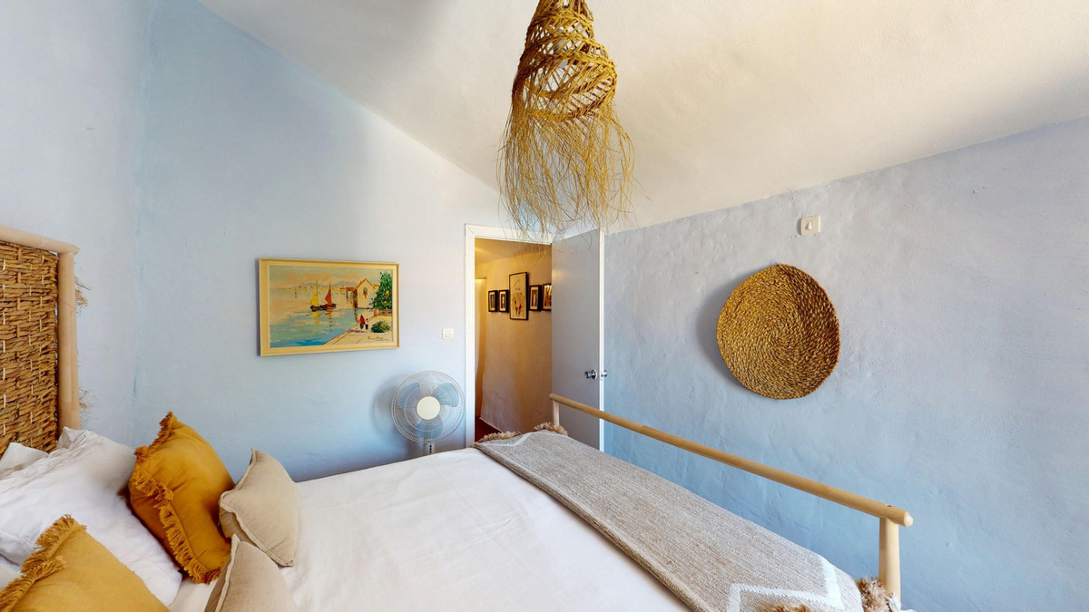 5 Bed Townhouse for sale in Arenas Costa Del Sol East, Málaga, Spain