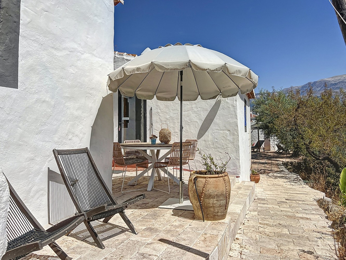 5 Bed Townhouse for sale in Arenas Costa Del Sol East, Málaga, Spain