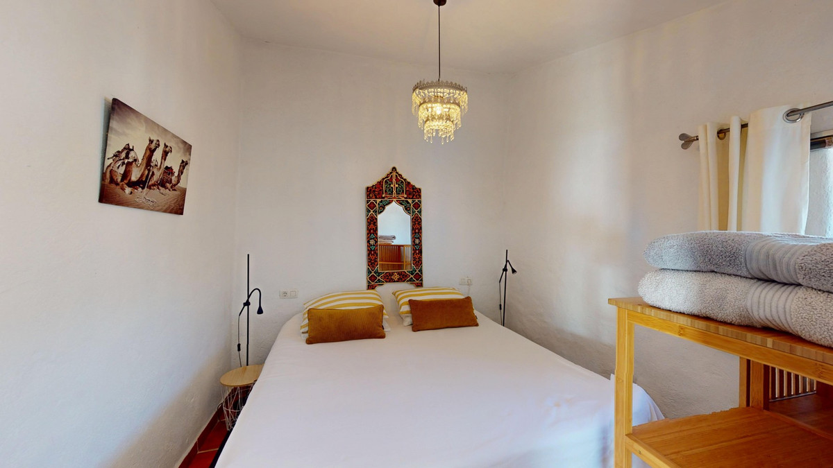 5 Bed Townhouse for sale in Arenas Costa Del Sol East, Málaga, Spain