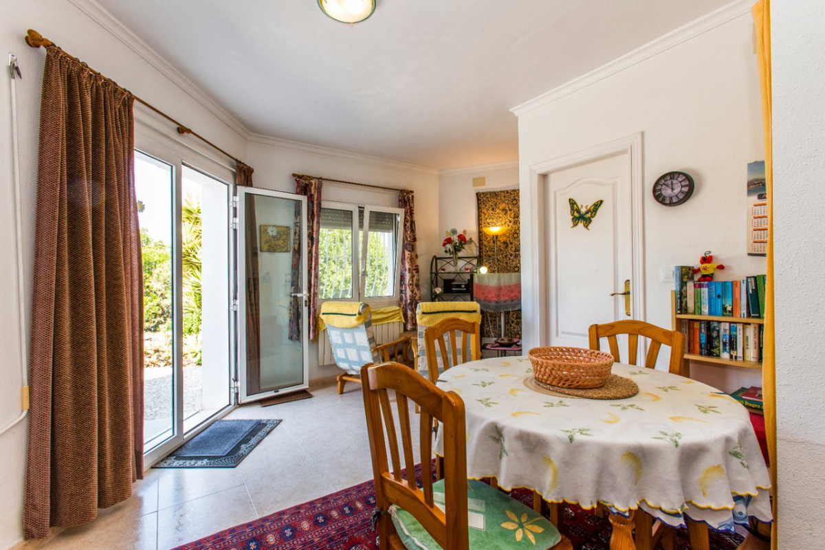 Se vende Villa - Chalet de 4 dormitorios en Costa Blanca, Alicante, España