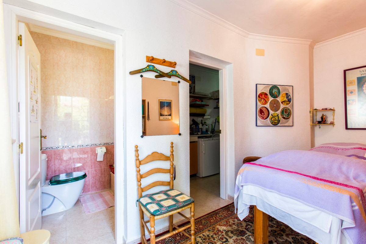 Se vende Villa - Chalet de 4 dormitorios en Costa Blanca, Alicante, España