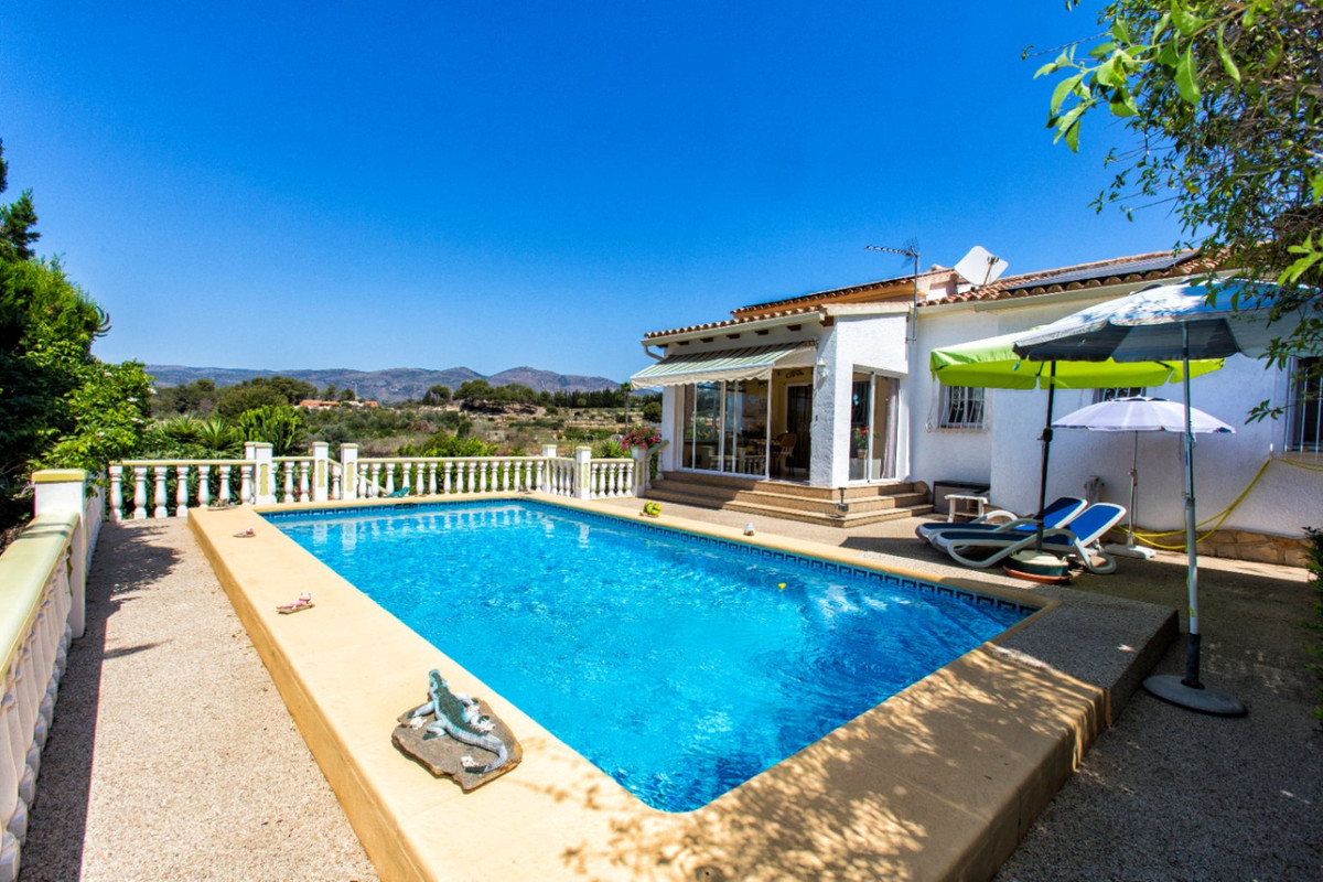 Se vende Villa - Chalet de 4 dormitorios en Costa Blanca, Alicante, España