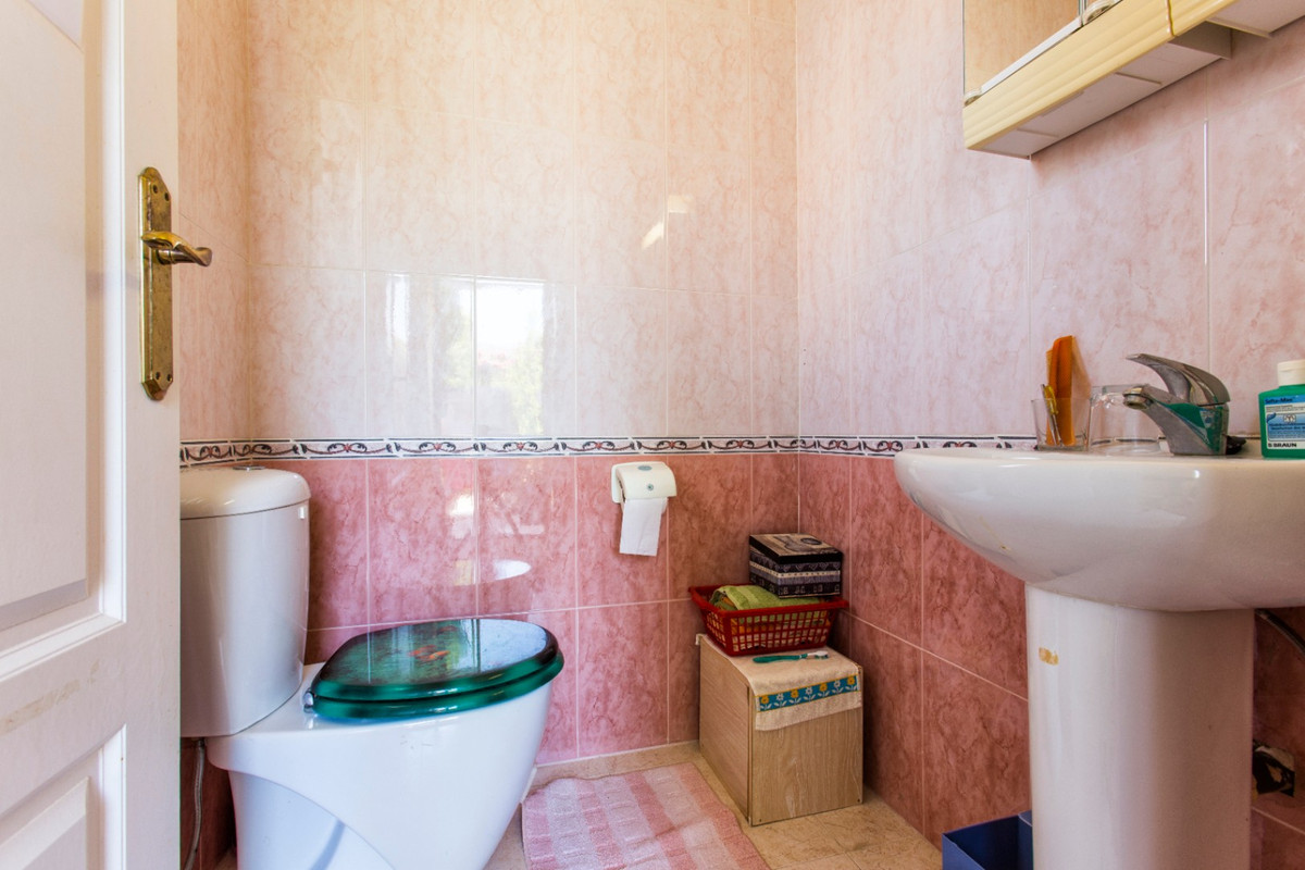 Se vende Villa - Chalet de 4 dormitorios en Costa Blanca, Alicante, España