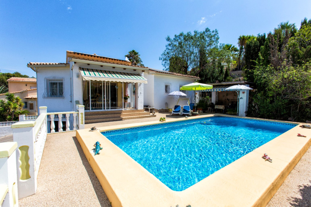 Se vende Villa - Chalet de 4 dormitorios en Costa Blanca, Alicante, España