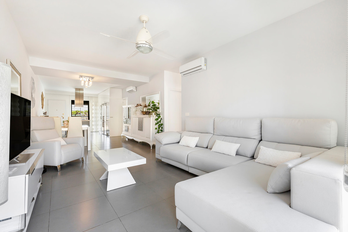 4 Bed Apartment for sale in Torre De La Horadada Costa Blanca, Alicante, Spain