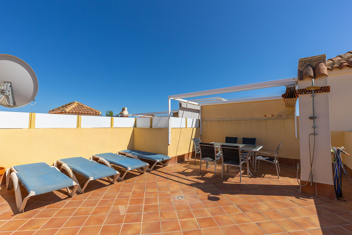 2 Bed Apartment for sale in Los Altos Costa Blanca, Alicante, Spain