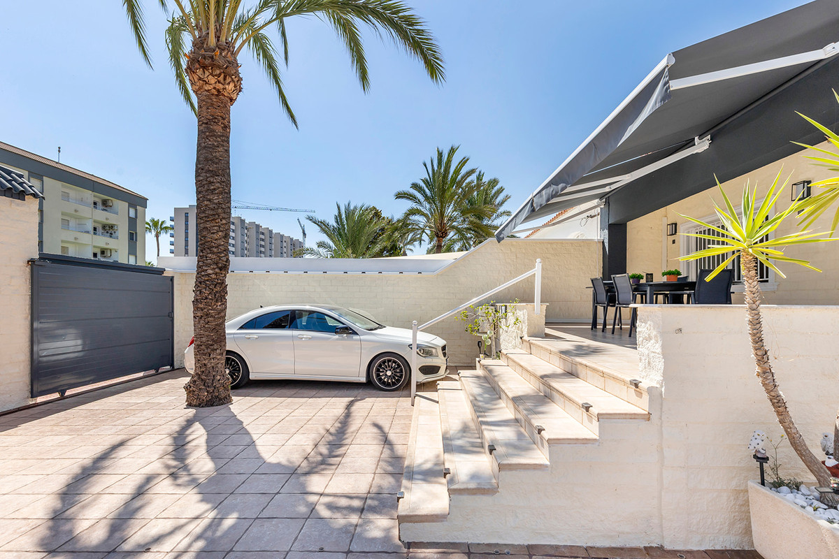 4 Bed Townhouse for sale in Rocio Del Mar Costa Blanca, Alicante, Spain