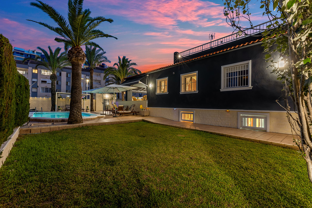 4 Bed Townhouse for sale in Rocio Del Mar Costa Blanca, Alicante, Spain