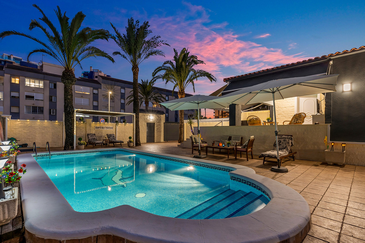 4 Bed Townhouse for sale in Rocio Del Mar Costa Blanca, Alicante, Spain