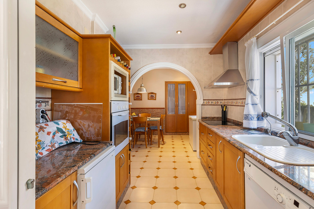 4 Bed Townhouse for sale in Rocio Del Mar Costa Blanca, Alicante, Spain