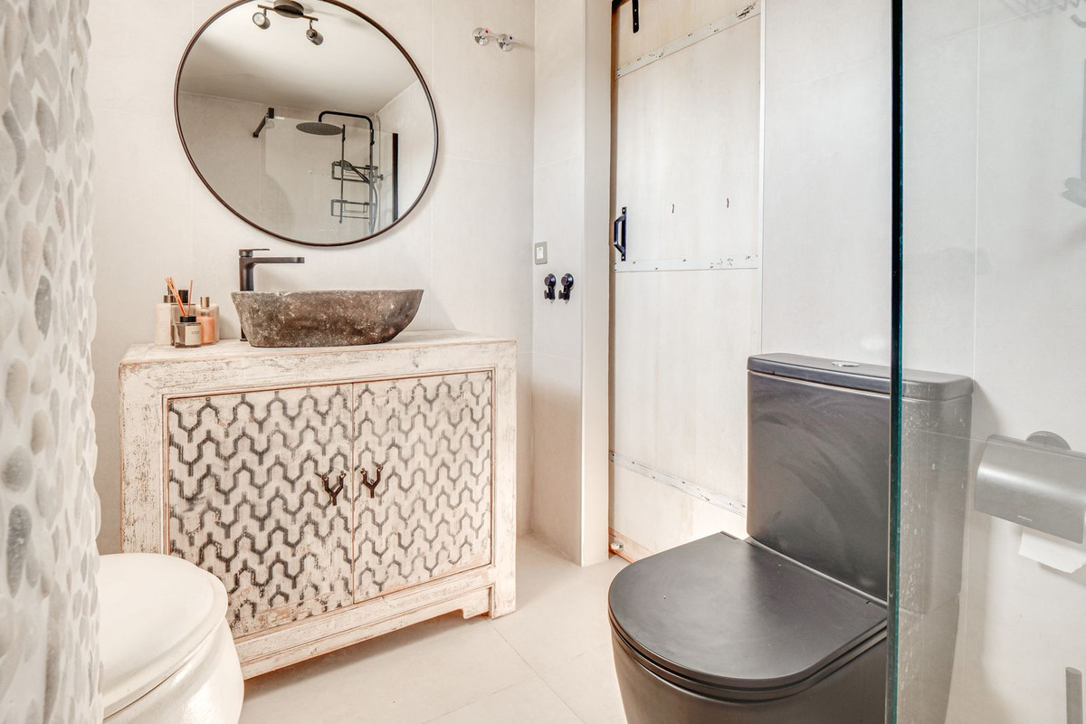Se vende Apartamento Planta Media de 2 dormitorios en Costa Del Sol, Málaga, España