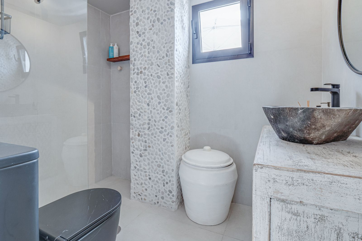 Se vende Apartamento Planta Media de 2 dormitorios en Costa Del Sol, Málaga, España