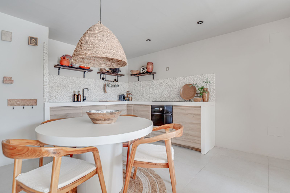 Se vende Apartamento Planta Media de 2 dormitorios en Costa Del Sol, Málaga, España