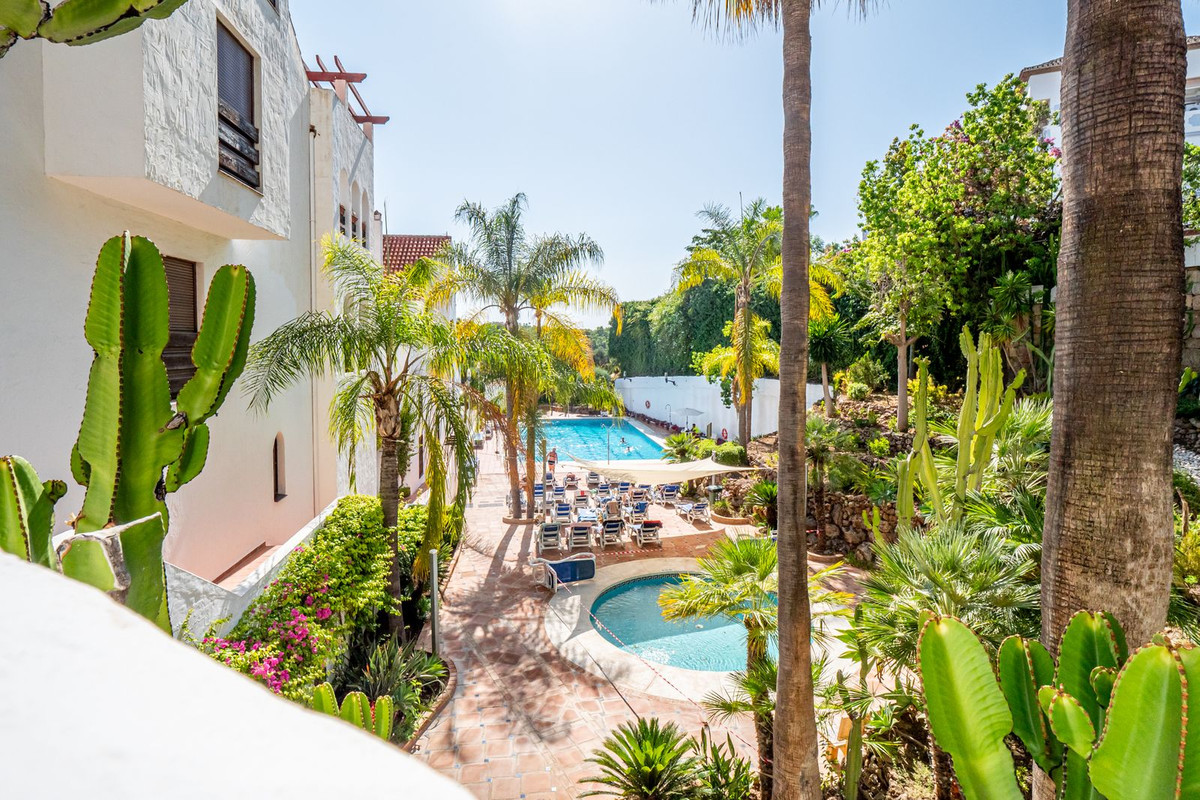 Se vende Apartamento Planta Media de 2 dormitorios en Costa Del Sol, Málaga, España