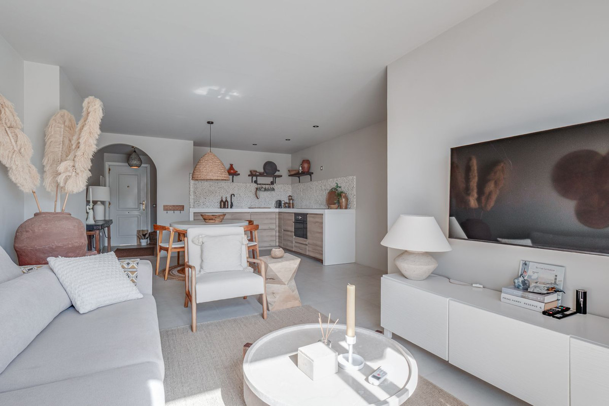 Se vende Apartamento Planta Media de 2 dormitorios en Costa Del Sol, Málaga, España