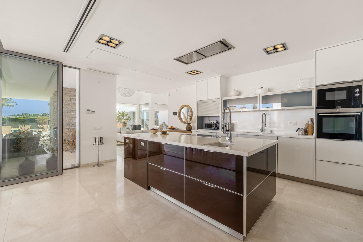 Se vende Villa - Chalet de 7 dormitorios en Costa Del Sol, Málaga, España