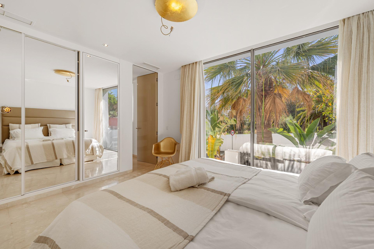 Se vende Villa - Chalet de 7 dormitorios en Costa Del Sol, Málaga, España