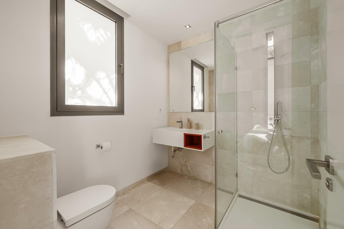 Se vende Villa - Chalet de 7 dormitorios en Costa Del Sol, Málaga, España