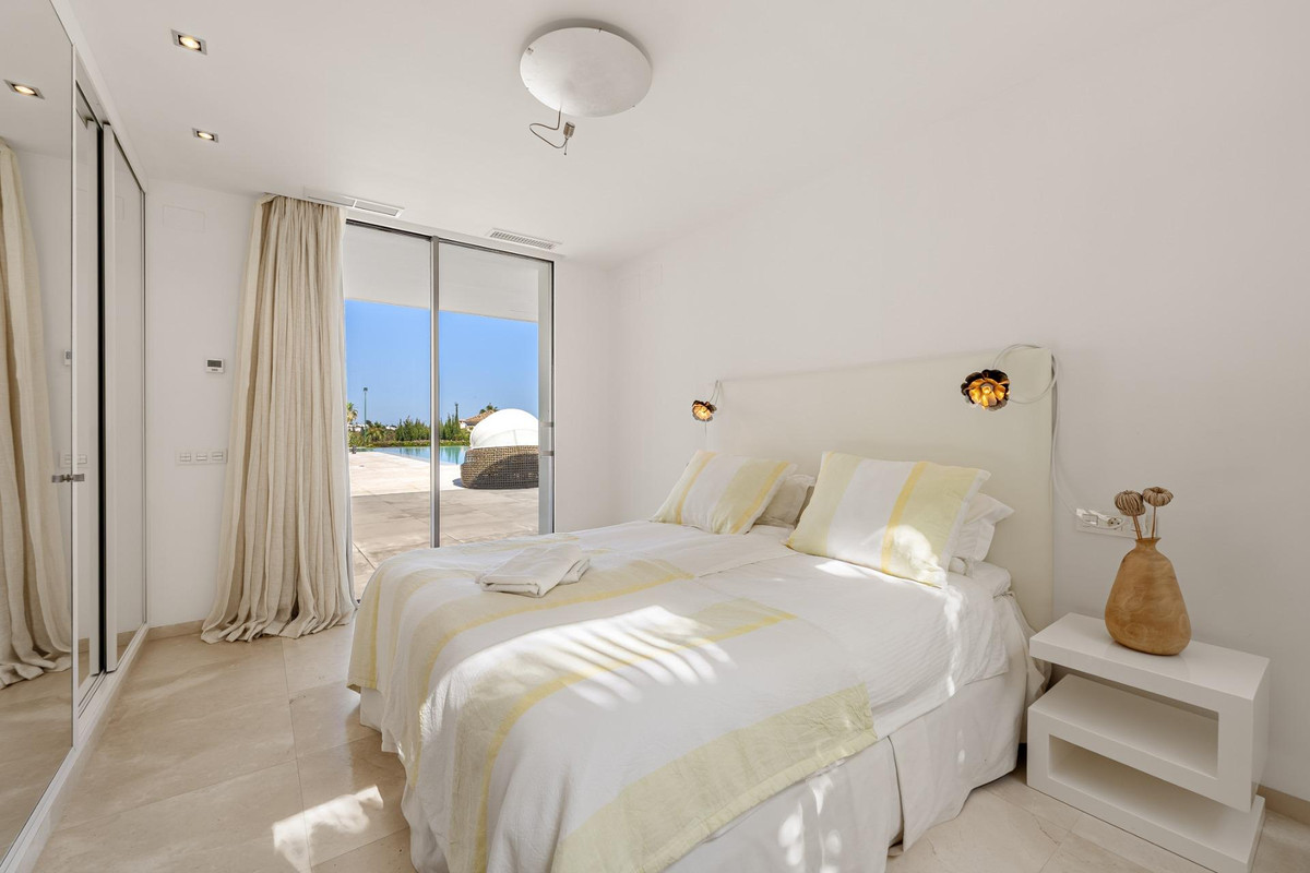 Se vende Villa - Chalet de 7 dormitorios en Costa Del Sol, Málaga, España
