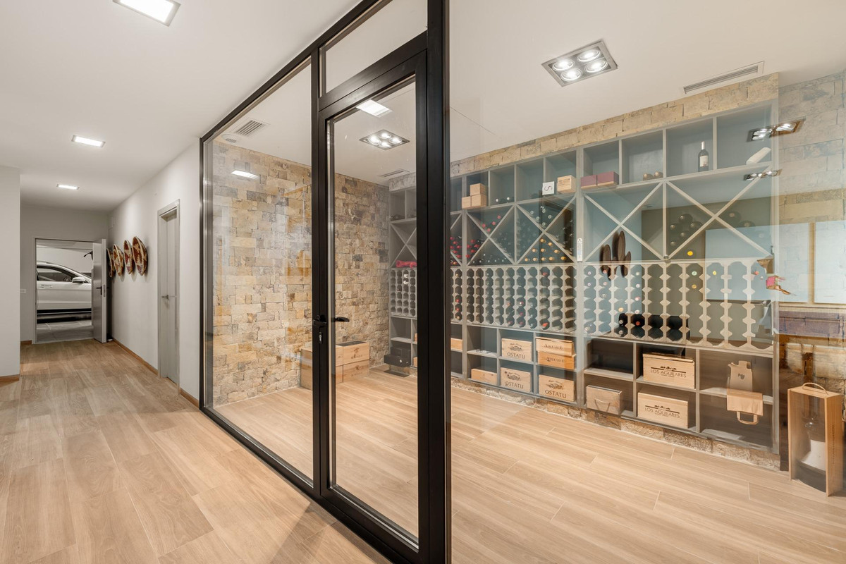 Se vende Villa - Chalet de 7 dormitorios en Costa Del Sol, Málaga, España