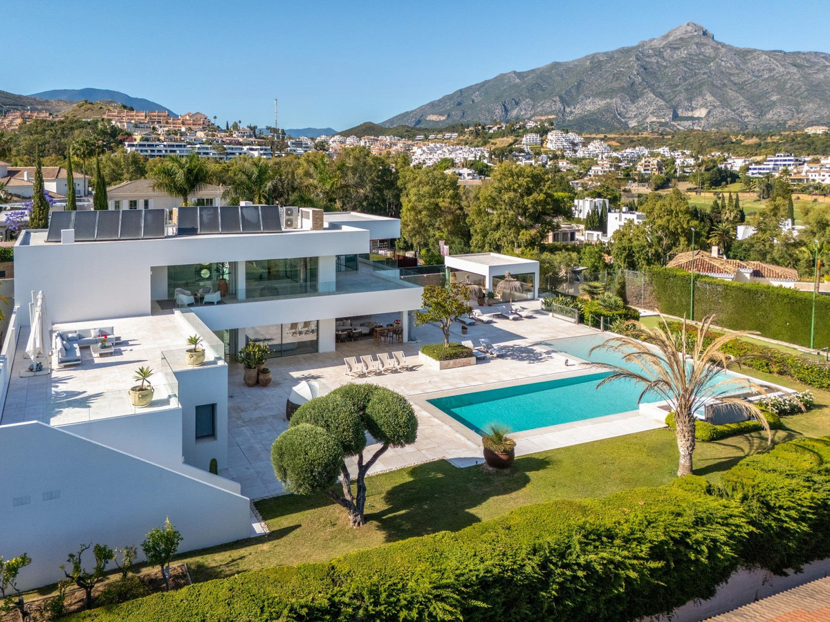 Se vende Villa - Chalet de 7 dormitorios en Costa Del Sol, Málaga, España