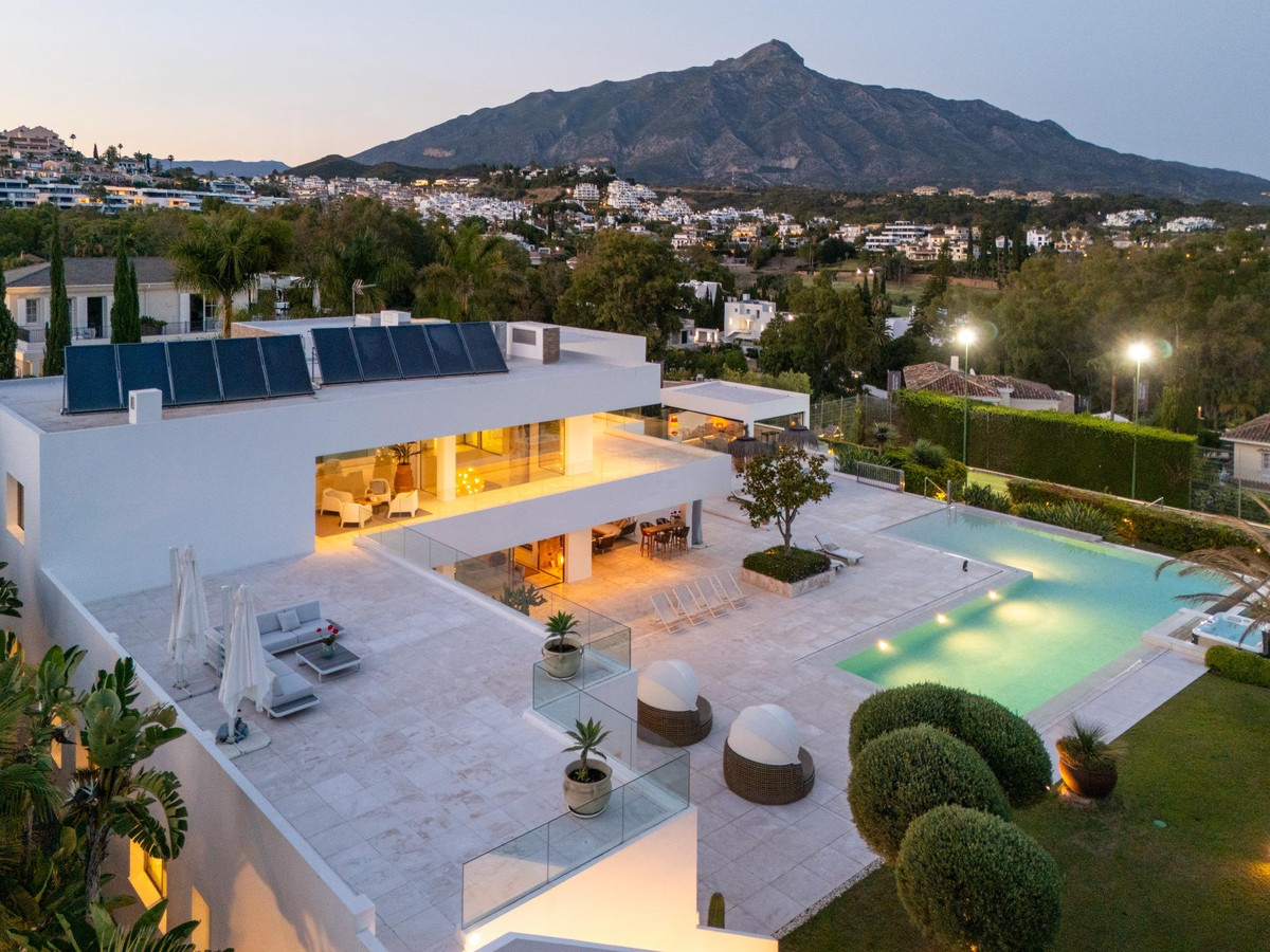 Se vende Villa - Chalet de 7 dormitorios en Costa Del Sol, Málaga, España