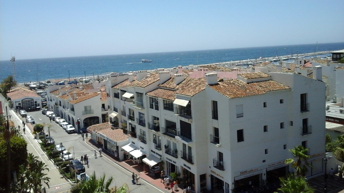 3 Bed Apartment for sale in Puerto Banús Costa Del Sol, Málaga, Spain