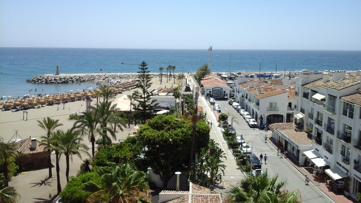 3 Bed Apartment for sale in Puerto Banús Costa Del Sol, Málaga, Spain