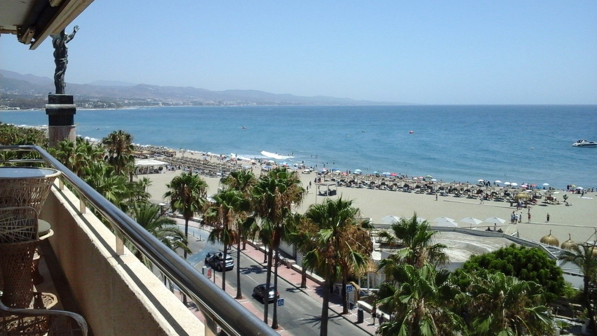 3 Bed Apartment for sale in Puerto Banús Costa Del Sol, Málaga, Spain