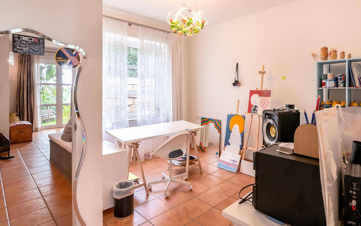 Se vende Villa - Chalet de 6 dormitorios en Costa Del Sol, Cadiz, España