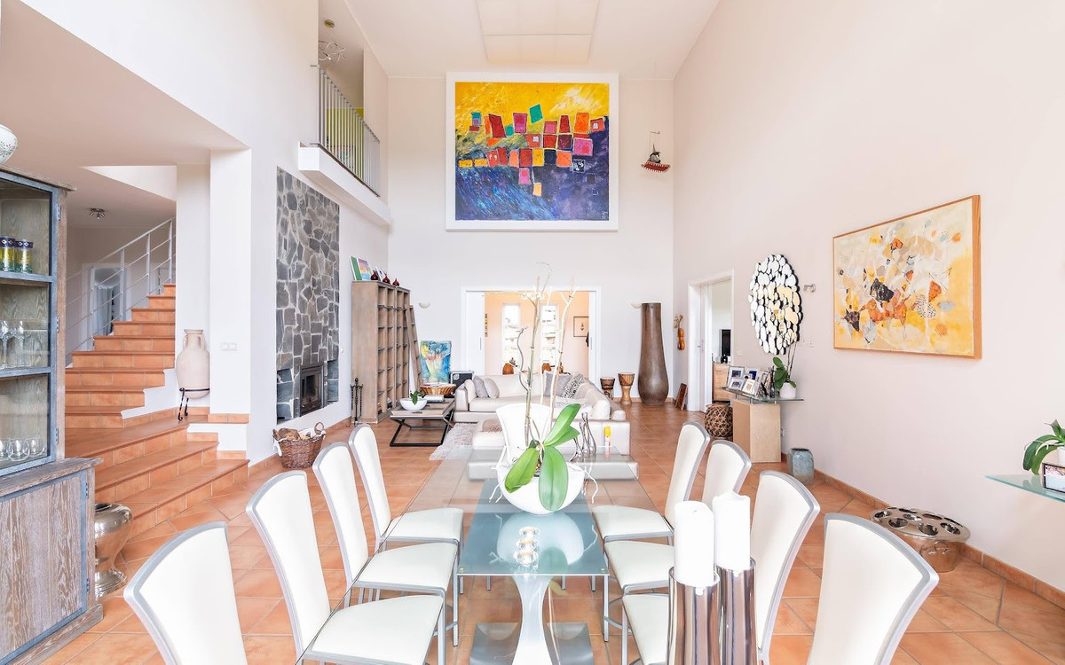 Se vende Villa - Chalet de 6 dormitorios en Costa Del Sol, Cadiz, España
