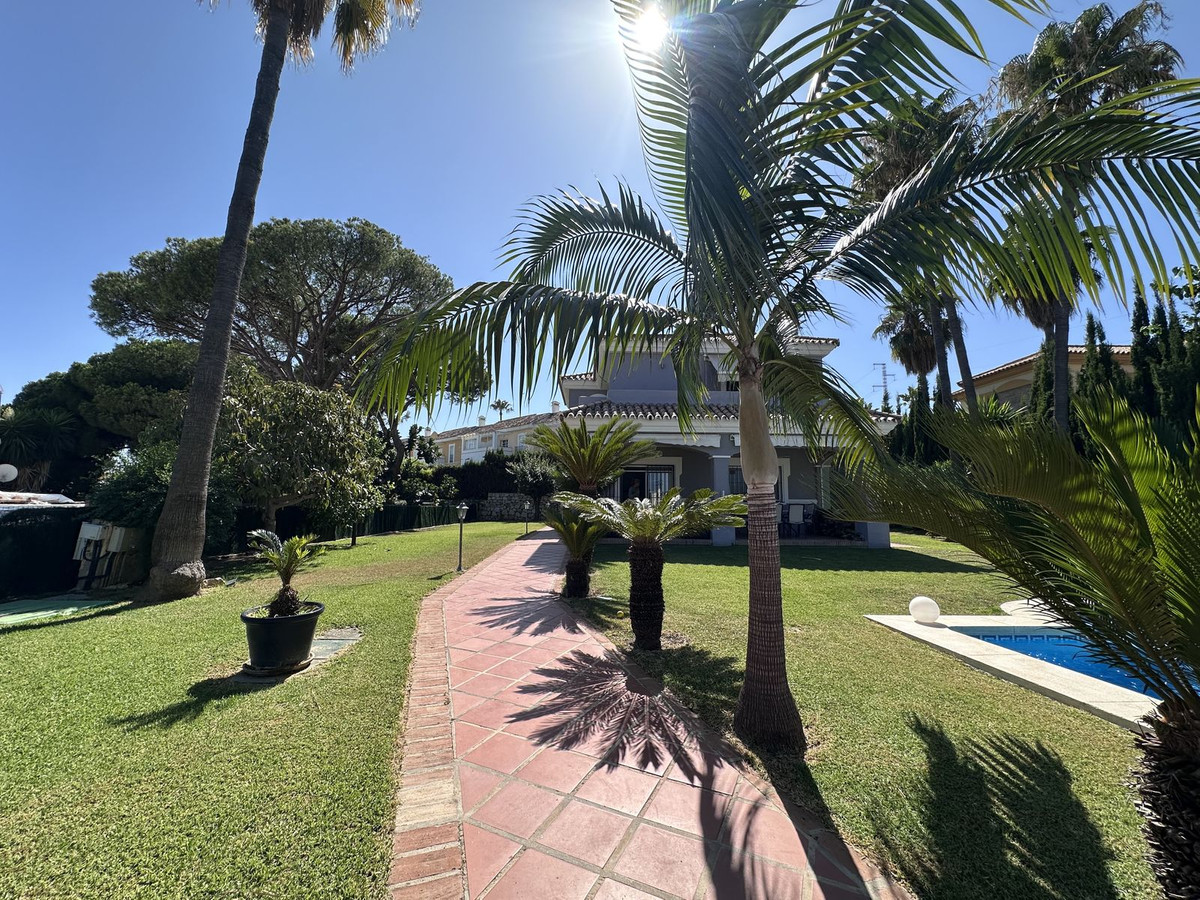 3 Bed Townhouse for sale in Bel Air Costa Del Sol, Málaga, Spain