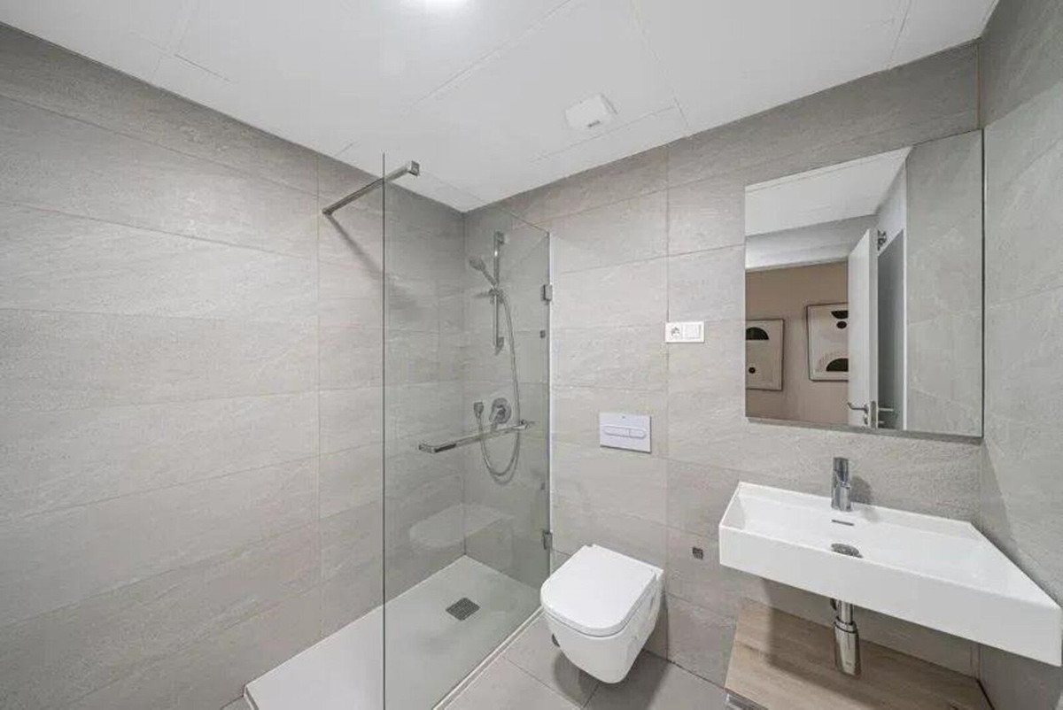 3 Bed Apartment for sale in Estepona Costa Del Sol, Málaga, Spain