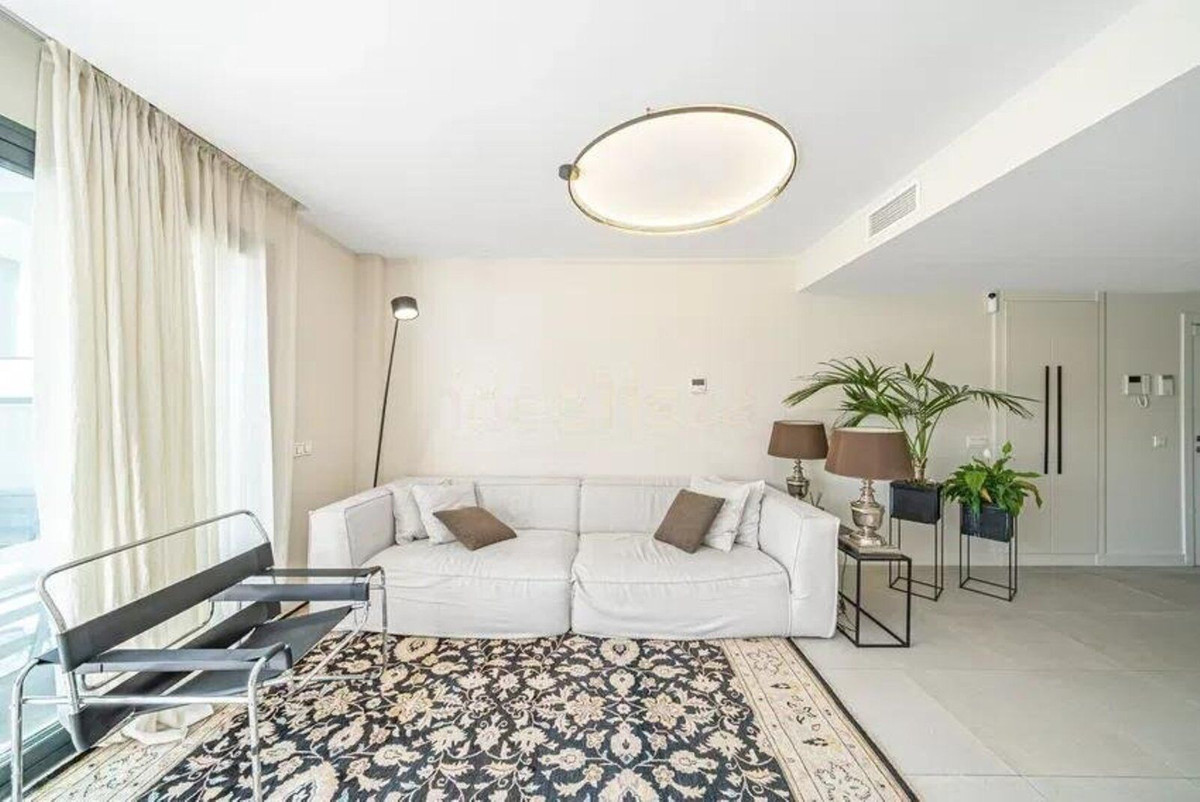 3 Bed Apartment for sale in Estepona Costa Del Sol, Málaga, Spain
