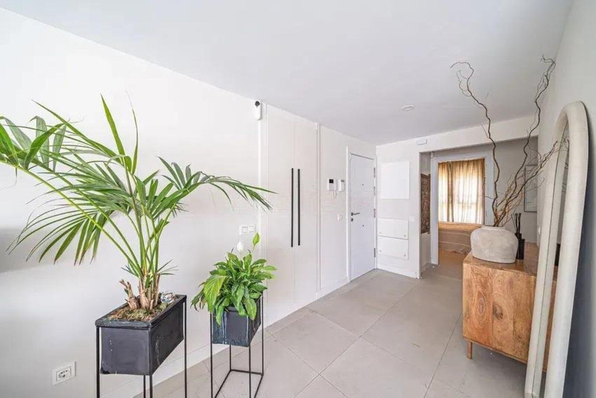 3 Bed Apartment for sale in Estepona Costa Del Sol, Málaga, Spain