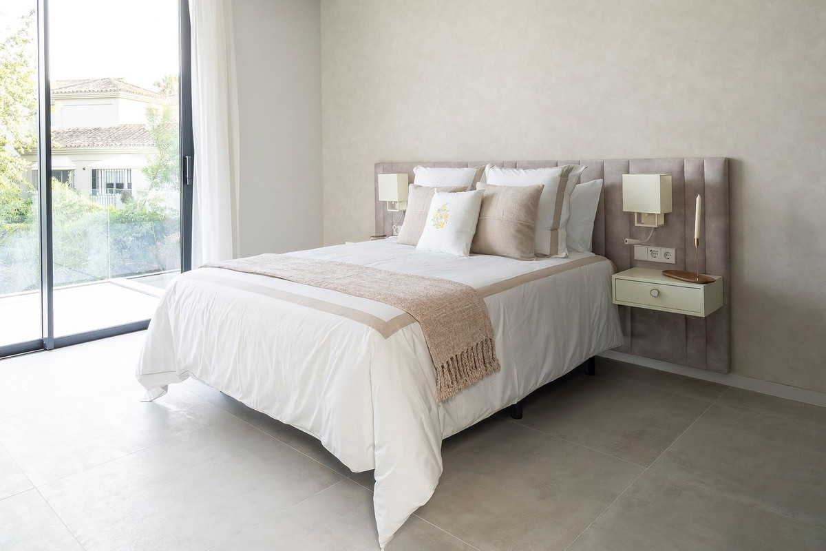 Se vende Villa - Chalet de 6 dormitorios en Costa Del Sol, Málaga, España