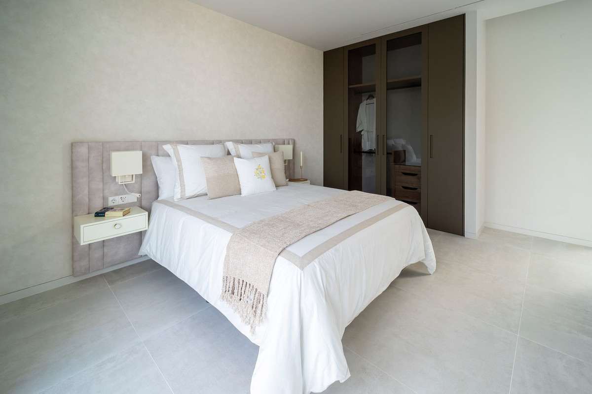 Se vende Villa - Chalet de 6 dormitorios en Costa Del Sol, Málaga, España