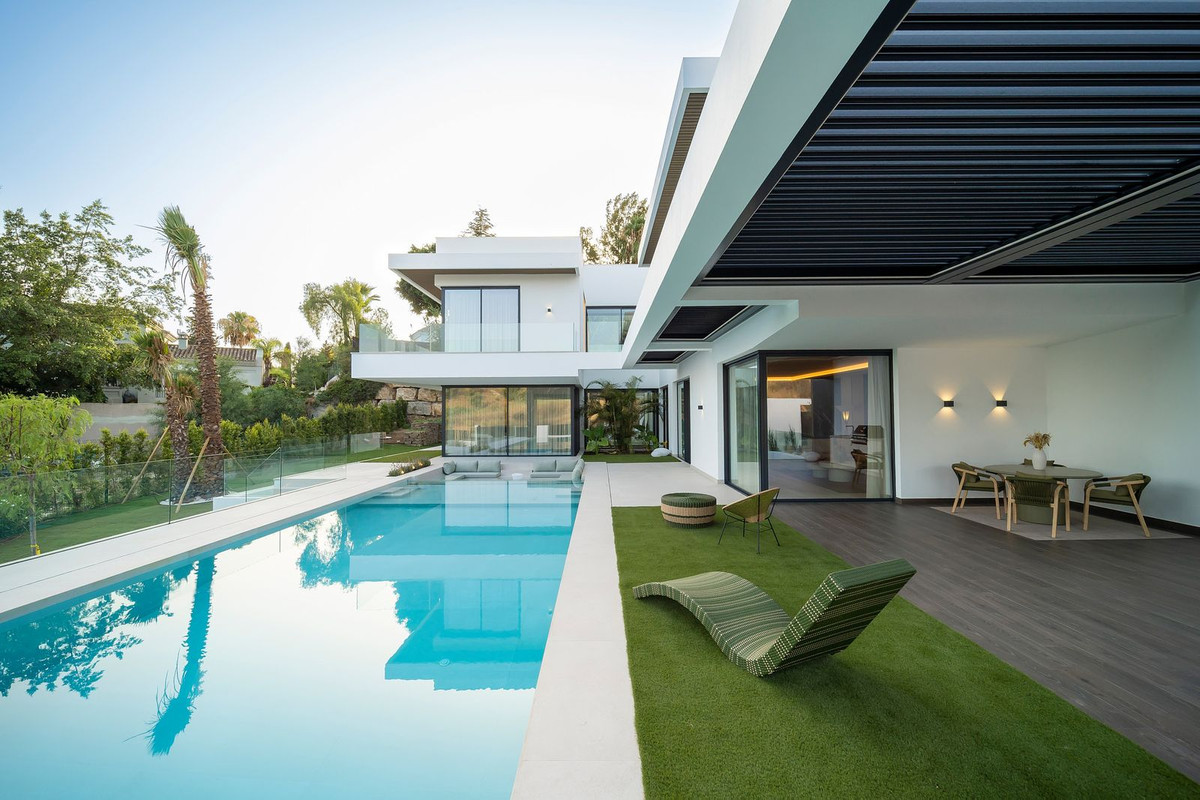 Se vende Villa - Chalet de 6 dormitorios en Costa Del Sol, Málaga, España