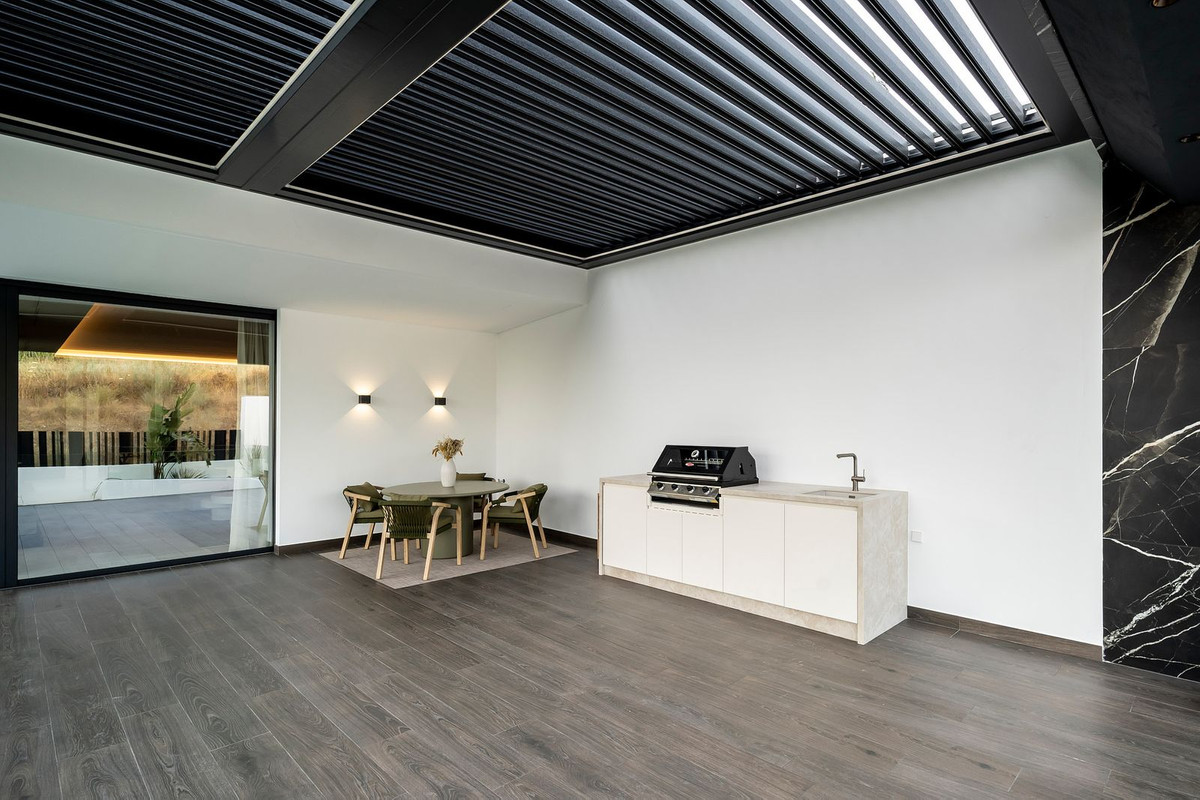 Se vende Villa - Chalet de 6 dormitorios en Costa Del Sol, Málaga, España