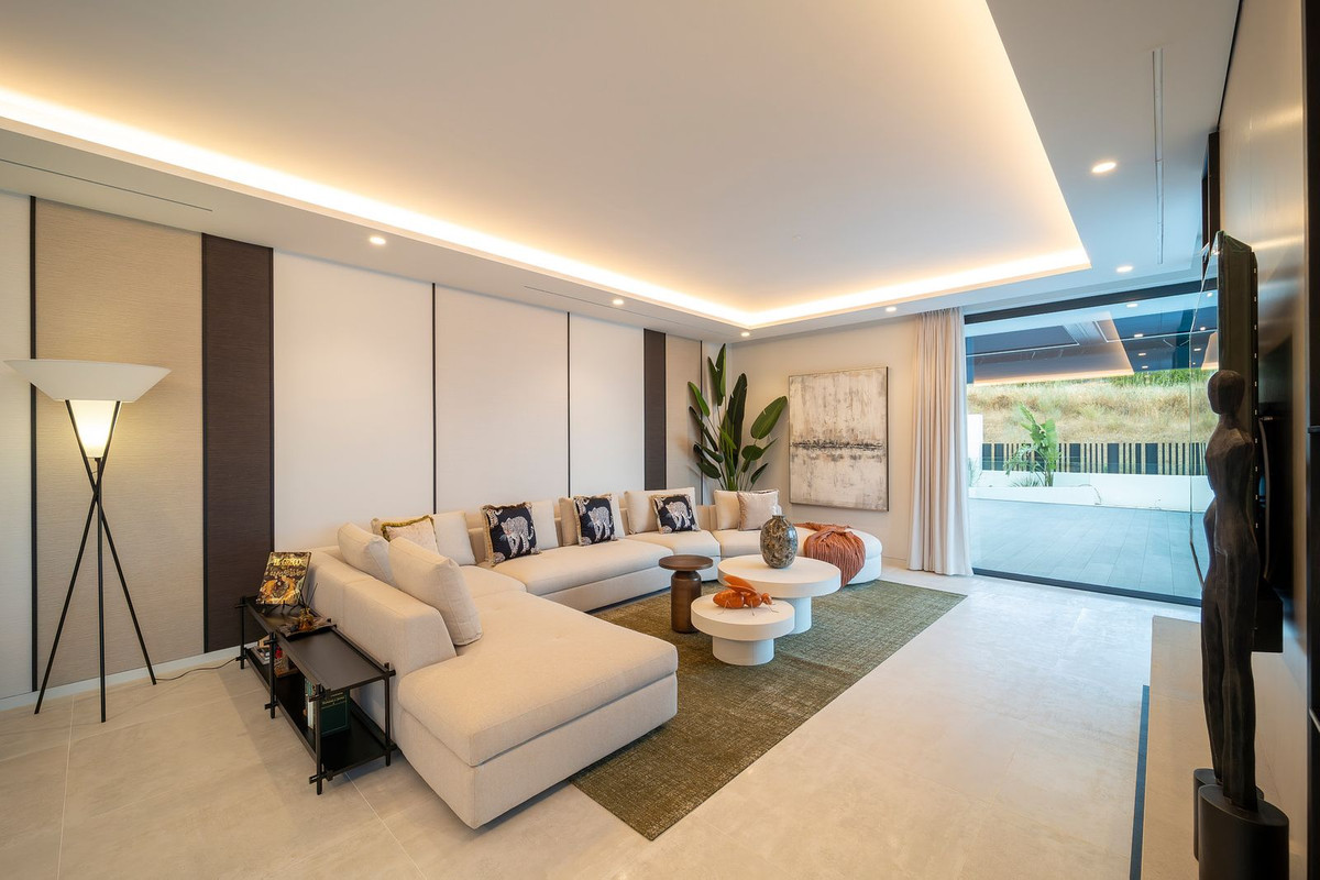 Se vende Villa - Chalet de 6 dormitorios en Costa Del Sol, Málaga, España