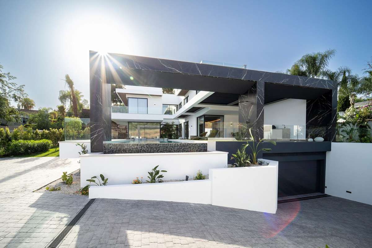 Se vende Villa - Chalet de 6 dormitorios en Costa Del Sol, Málaga, España